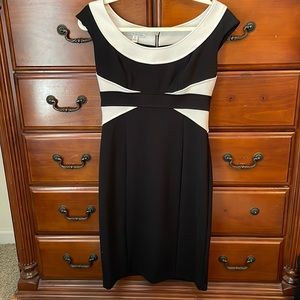 Maggy London black/cream sheath dress